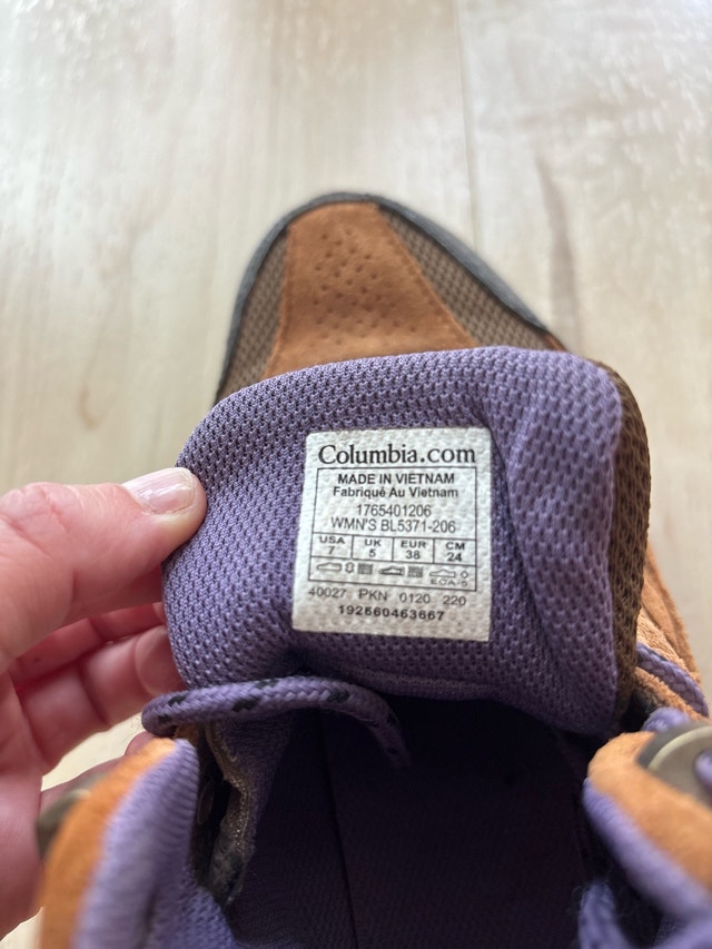 Columbia Hiking Boots - Size 7 - photo 3