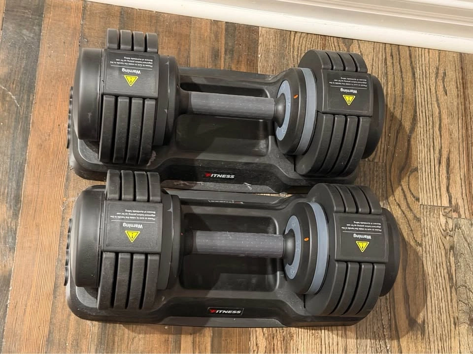 Adjustable Dumbbell Set + Workout Bench – Like New - photo 2