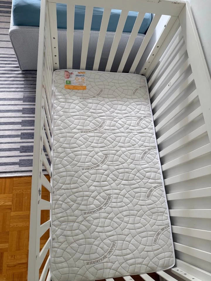 Crib Mattress- Organic + free crib - photo 2