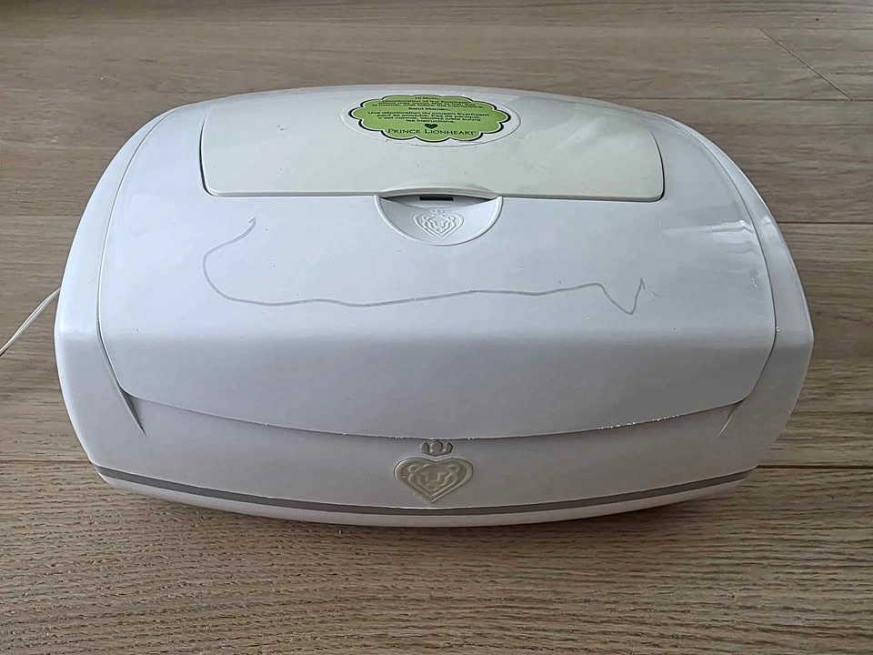 Prince Lionheart wipes warmer