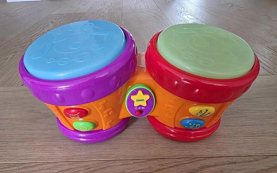 Toy bongo drums