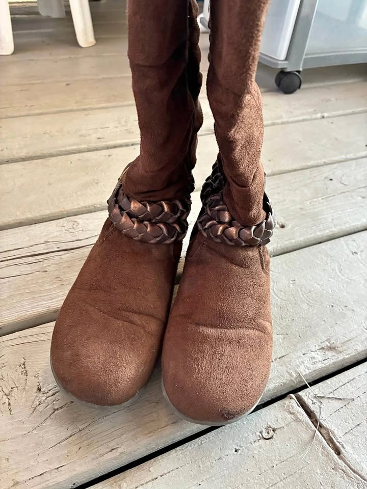 KDK New York Brown Suede Boots