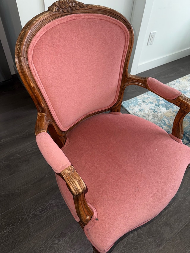 Vintage French Provincial Accent Chair - photo 2
