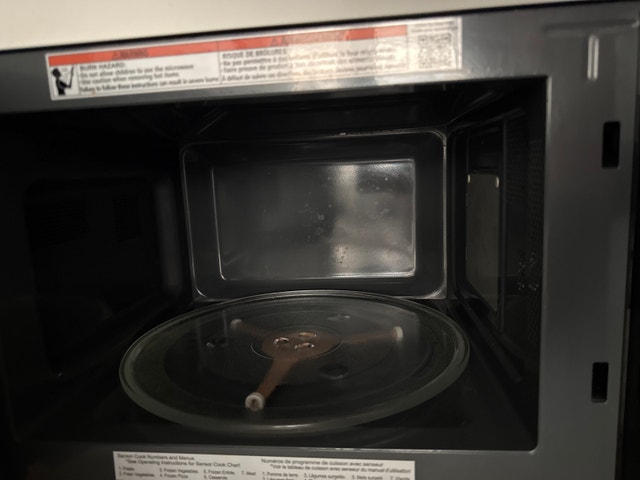 Panasonic 1.1 cu.ft. Compact 900W Microwave - photo 3
