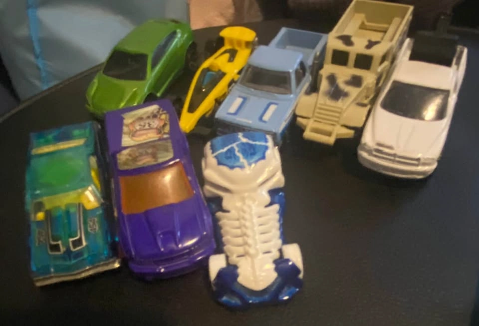 Assorted Hot Wheels and Die-Cast Toy Car Lot - photo 3