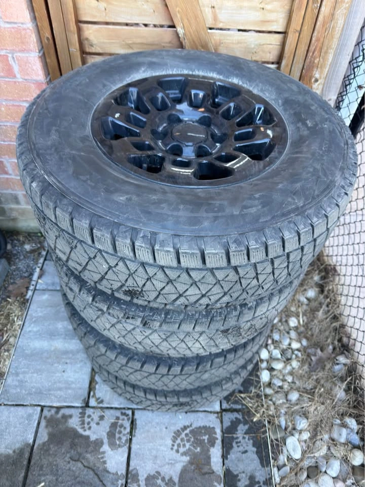 245/75/16 WINTER TIRES ON RIM!! GREAT CONDITION! - photo 3