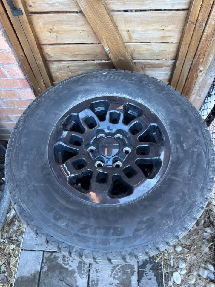 245/75/16 WINTER TIRES ON RIM!! GREAT CONDITION! - photo 5