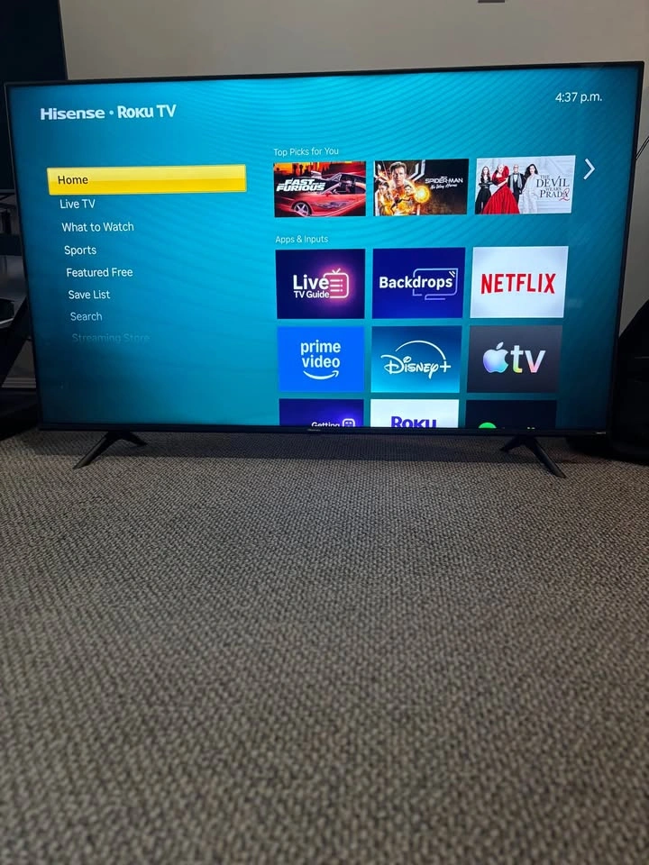 55’’ Hisense Roku 4K smart TV - photo 2