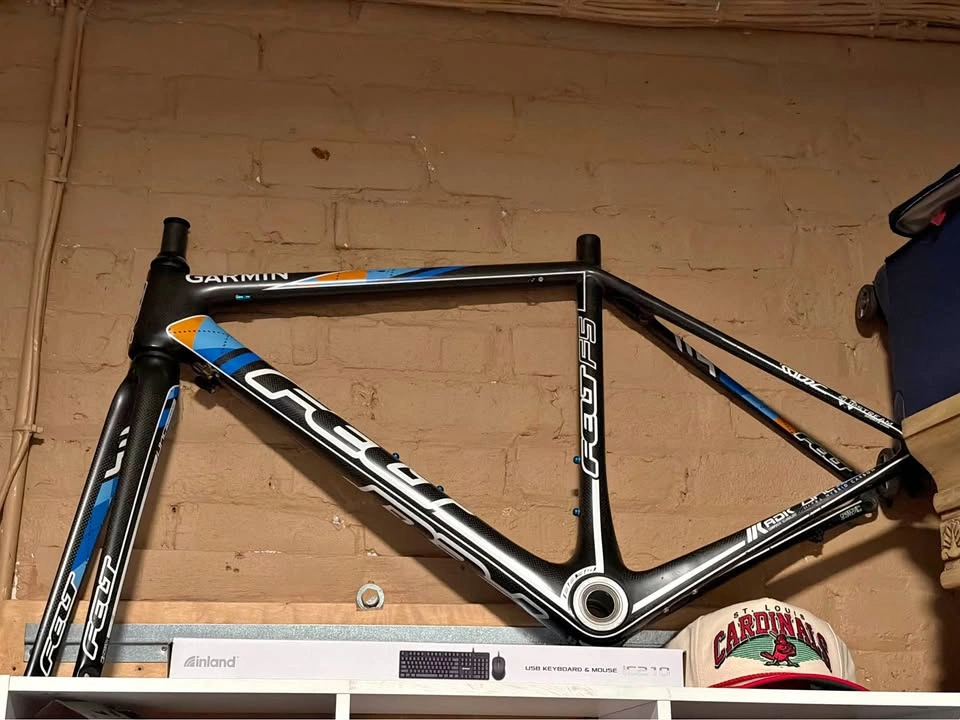FELT FULL CARBON FRAME AND FORK SIZE 51
