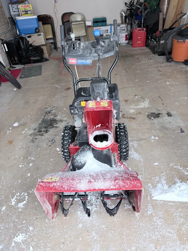Toro snow blower - photo 2
