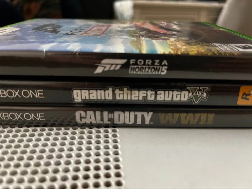 Xbox one s - photo 2