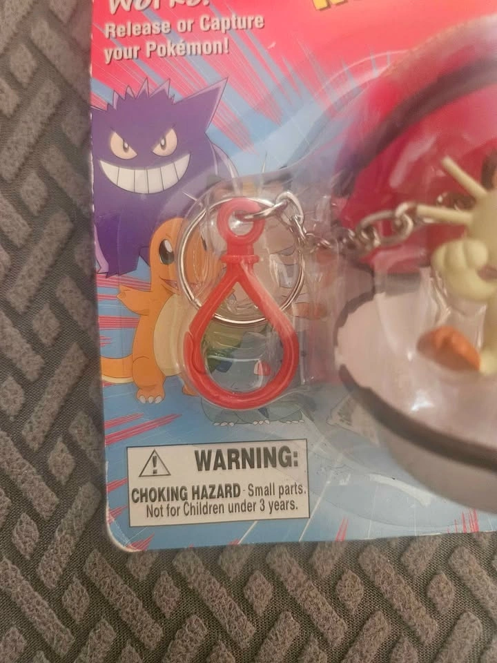 Pokemon Vintage Meowth Pokeball Keychain New Sealed 1999 - photo 3
