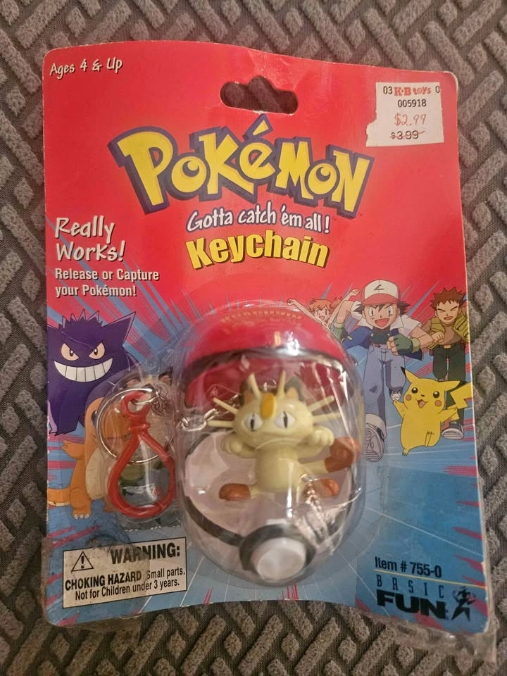 Pokemon Vintage Meowth Pokeball Keychain New Sealed 1999