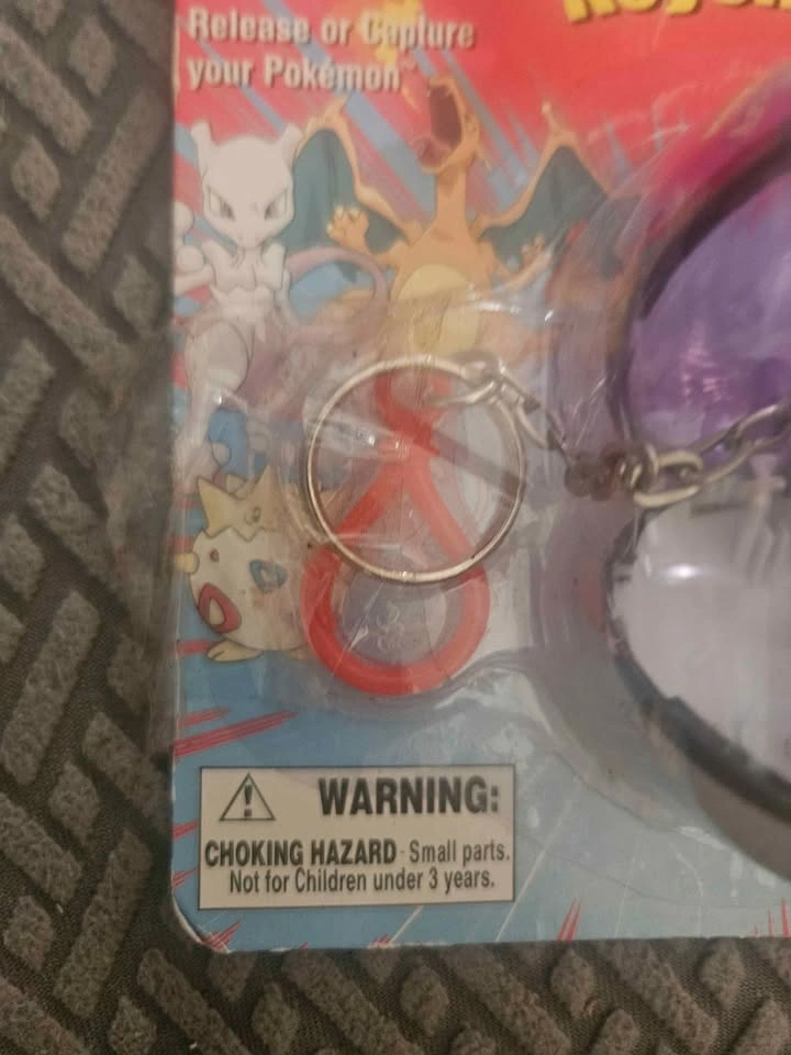 Pokemon Vintage Mewtwo Pokeball Keychain New Sealed 1999 - photo 2