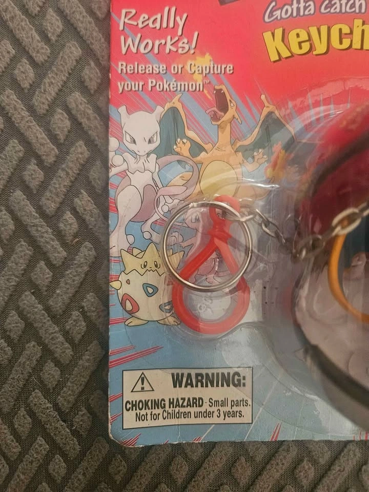 Pokemon Vintage Charizard Pokeball Keychain New Sealed 1999 - photo 2
