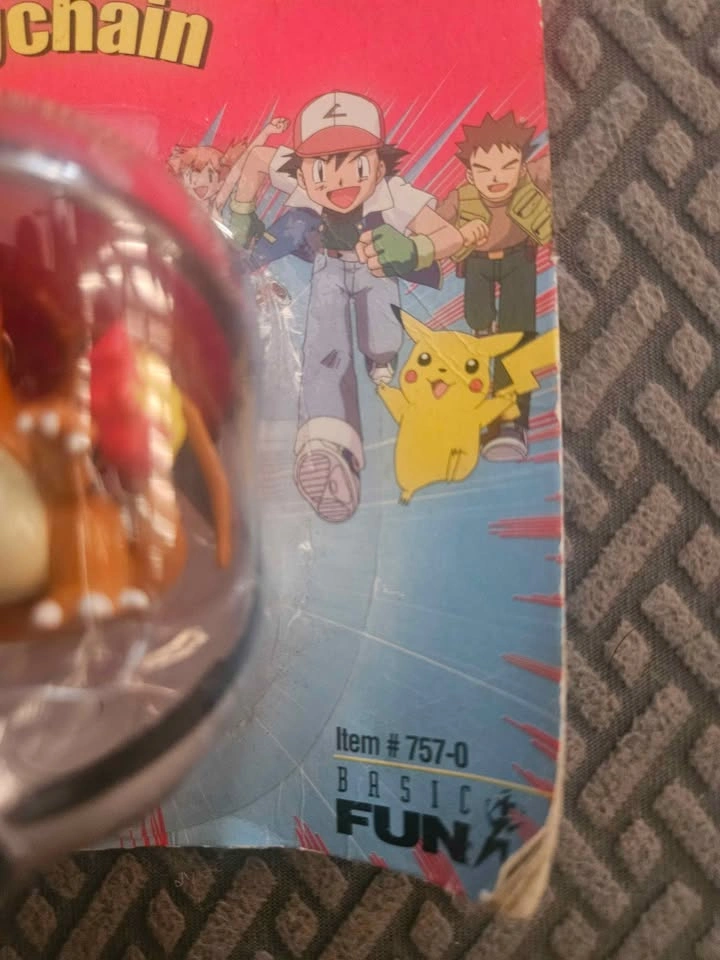 Pokemon Vintage Charizard Pokeball Keychain New Sealed 1999 - photo 3