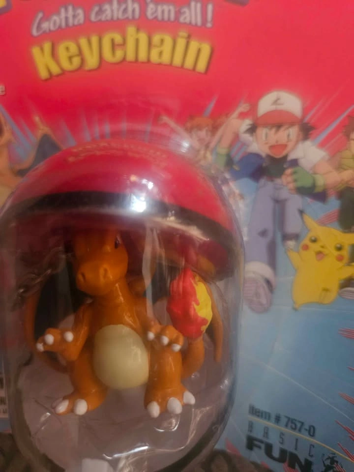 Pokemon Vintage Charizard Pokeball Keychain New Sealed 1999 - photo 4