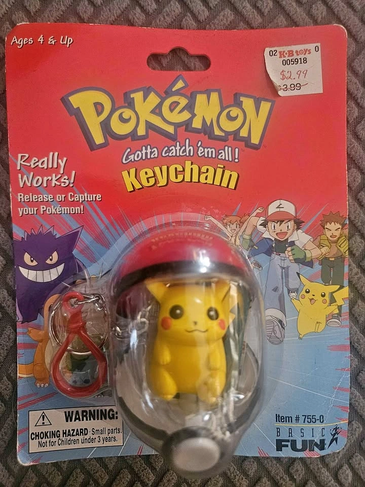 Pokemon Vintage Pikachu Pokeball Keychain New Sealed 1999