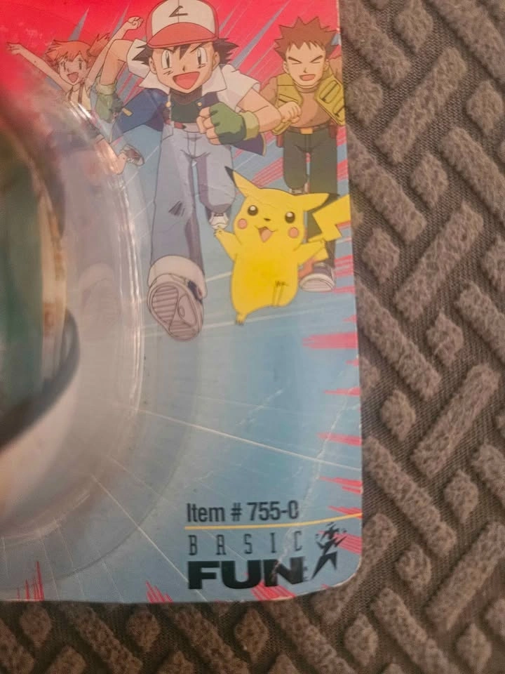 Pokemon Vintage Pikachu Pokeball Keychain New Sealed 1999 - photo 3