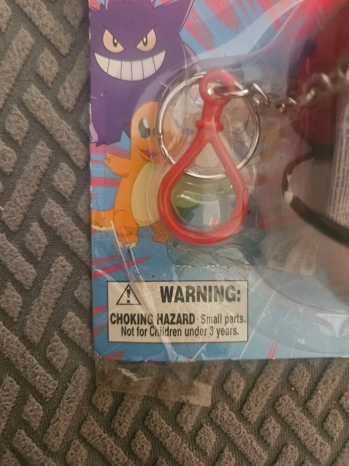 Pokemon Vintage Pikachu Pokeball Keychain New Sealed 1999 - photo 2