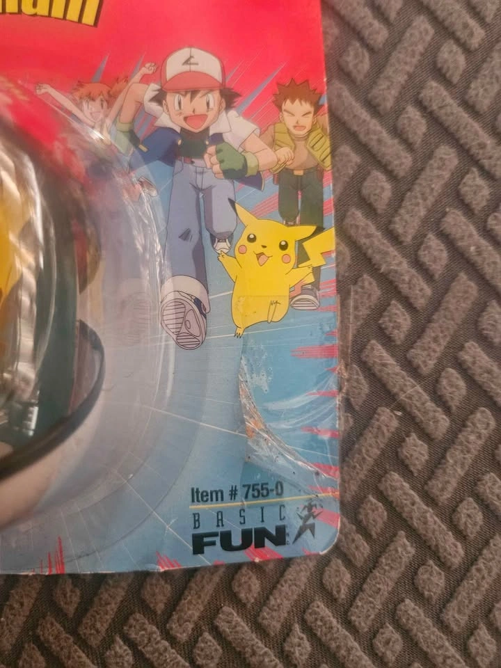 Pokemon Vintage Pikachu Pokeball Keychain New Sealed 1999 - photo 3