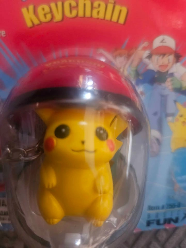 Pokemon Vintage Pikachu Pokeball Keychain New Sealed 1999 - photo 5