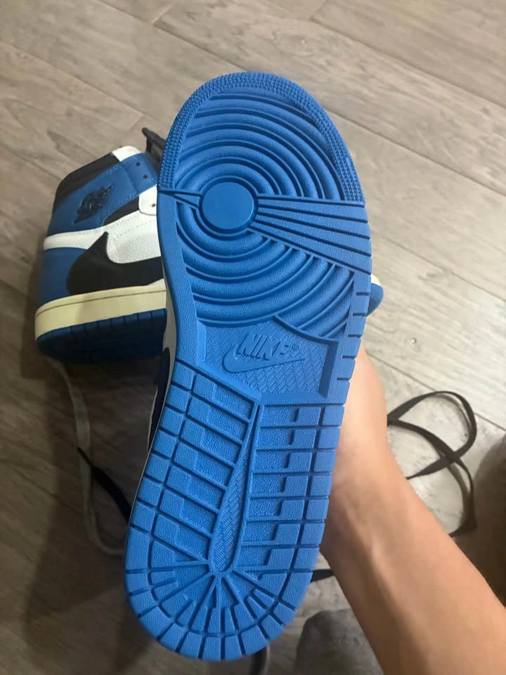 Jordan 1 Travis Scott - photo 3