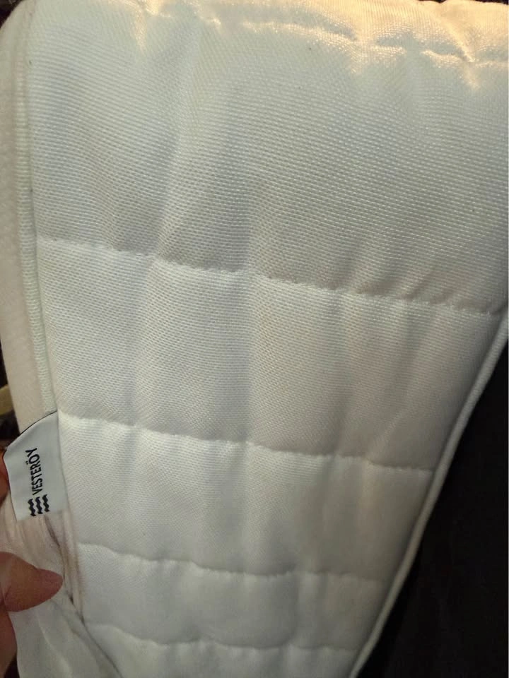 IKEA MALM Bed Frame and VESTERÖY Mattress - photo 5