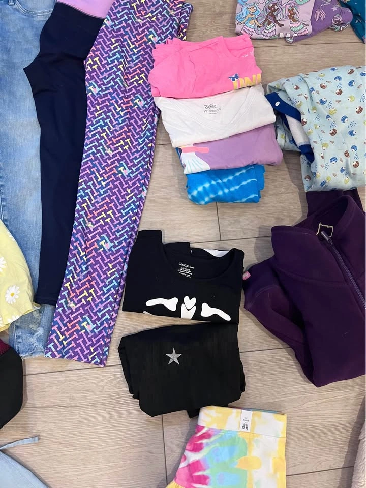 Girls’ Clothing Lot Size 10-12 - photo 2