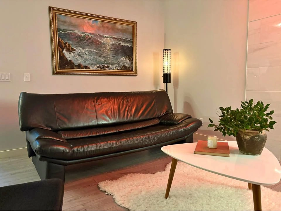 NICOLETTI SALOTTI GENUINE ITALIAN LEATHER SOFA!