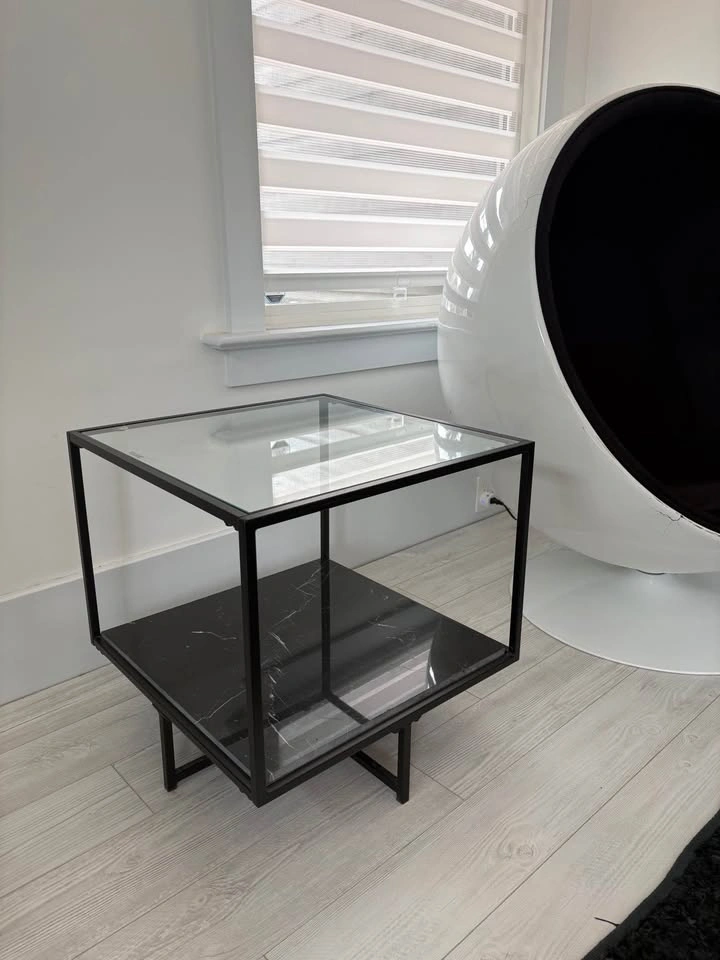 GORGEOUS MODERN BLACK MARBLE AND GLASS END TABLE! - photo 3