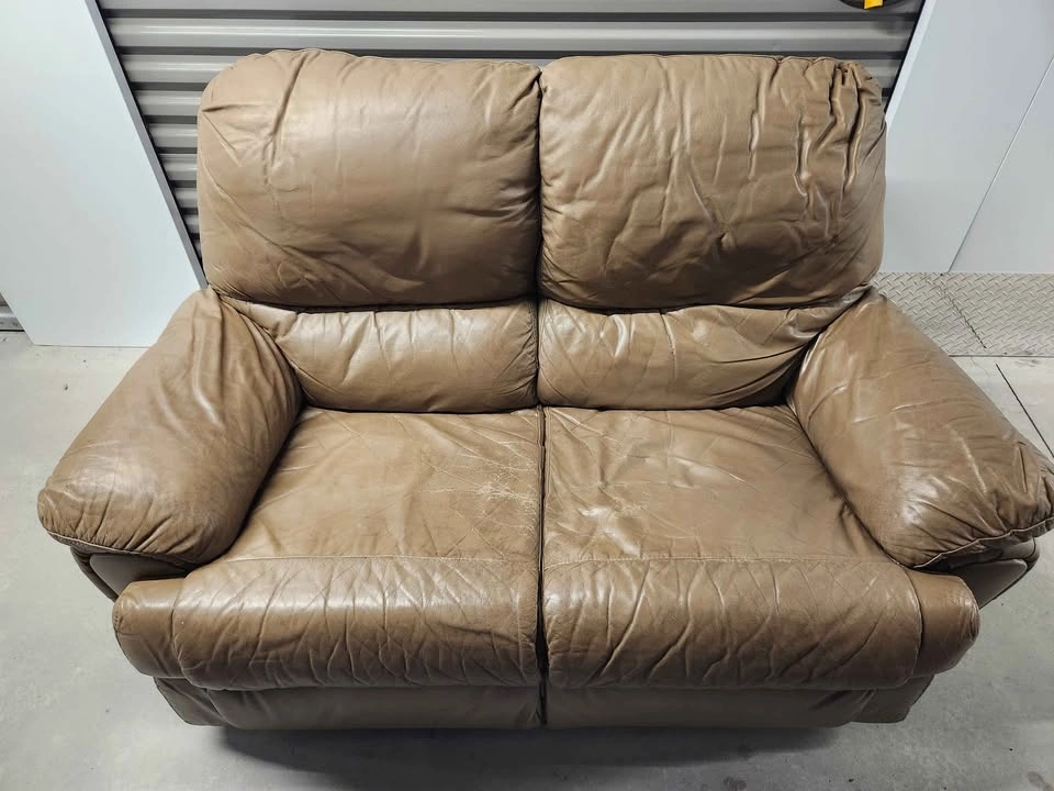 🇨🇦 Real leather loveseat - photo 4