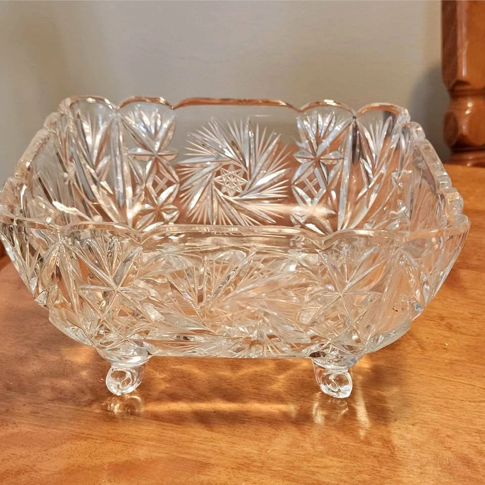 Vintage pinwheel cut crystal footed centerpiece bowl