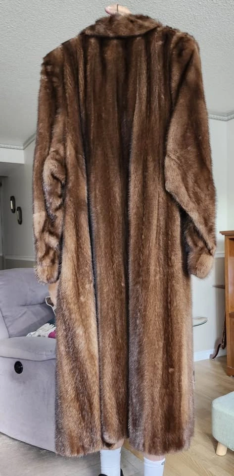 Vintage Mink Coat (plus hat) - photo 2