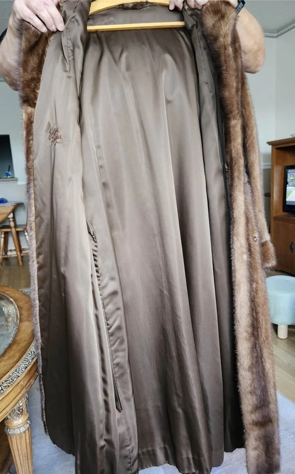 Vintage Mink Coat (plus hat) - photo 3