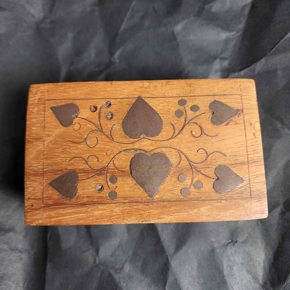OBO MOVING Ornate handmade antique vintage solid Wood box - photo 2
