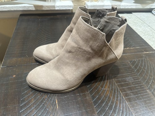 GUESS Women’s 5.5 Beige Suede Ankle Bootie - photo 2