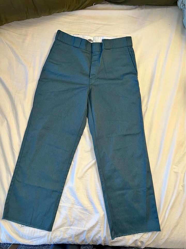 Dickies men 874 green wide legged pants size 32 x 27