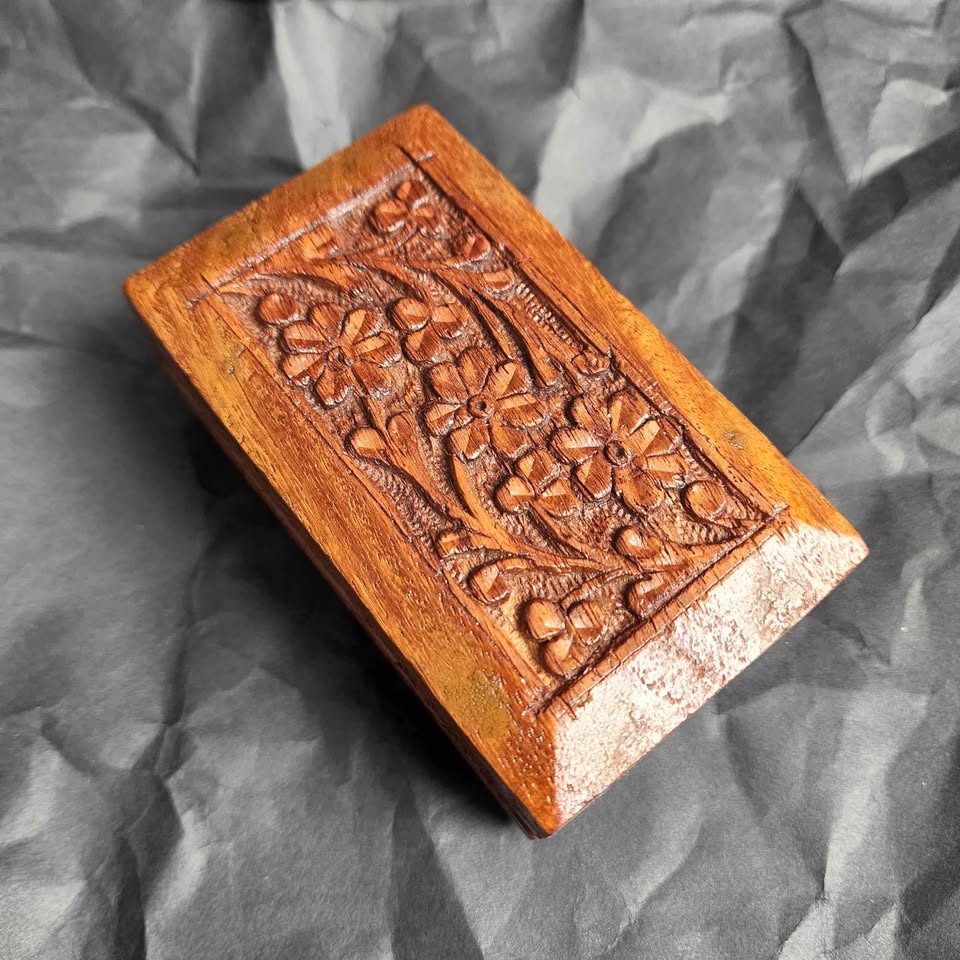 Antique hand carved wood box - photo 2