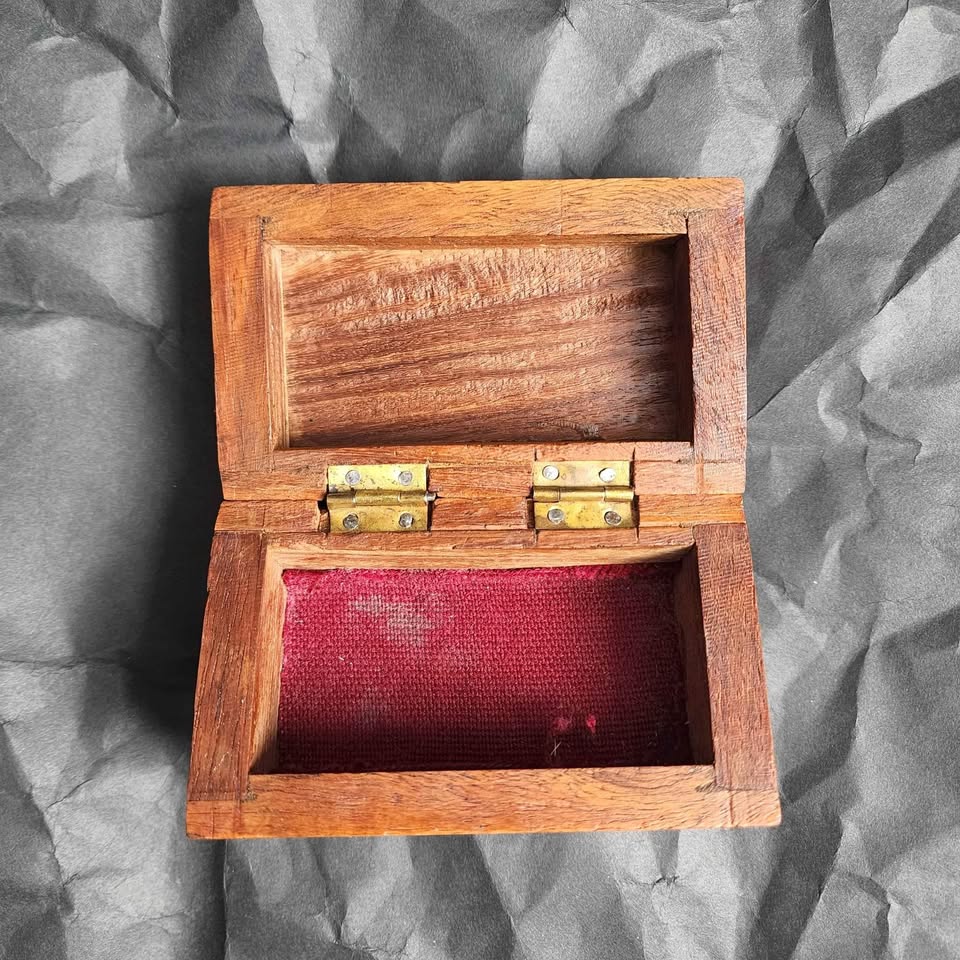 Antique hand carved wood box - photo 3