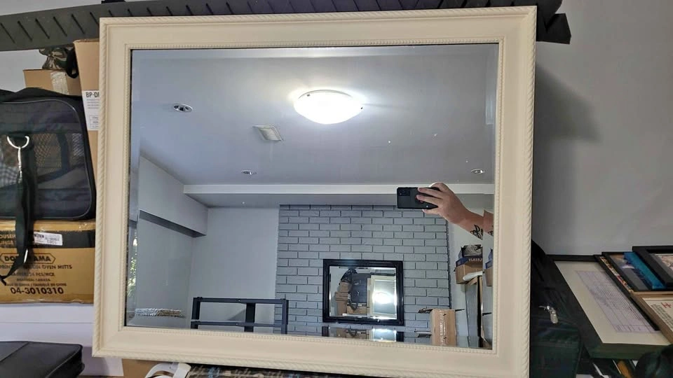 White Mirror