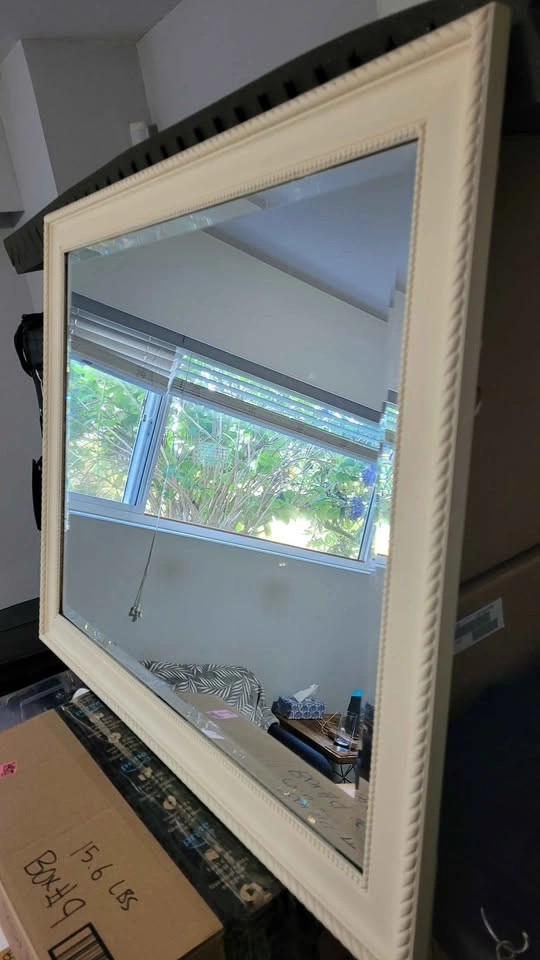 White Mirror - photo 2