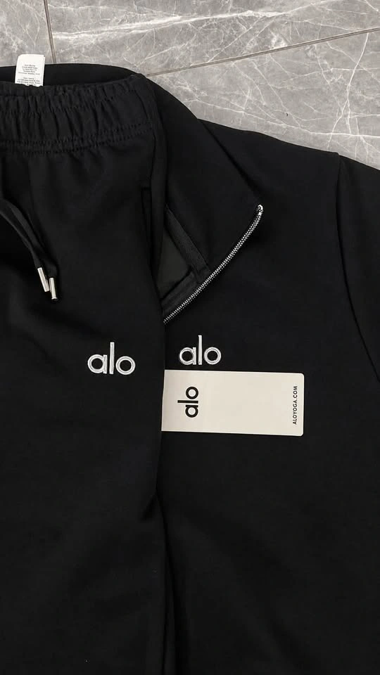 Alo Accolade 1/4 Zip Black Pullover and Sweatpants Set Medium - photo 2
