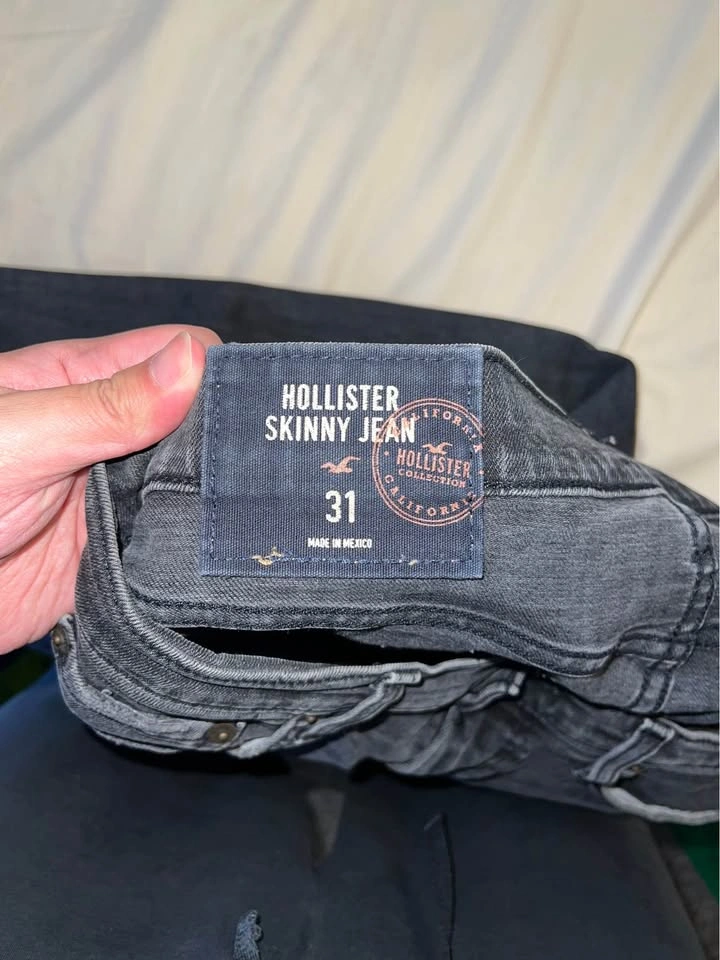 Hollister black ripped jeans, size 31 - photo 3