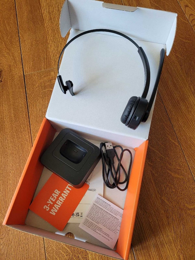 Bluetooth Headset (New) - photo 3