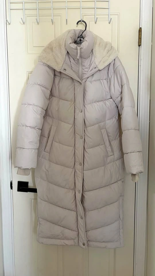Hollister white puffer parka winter jacket (Small)