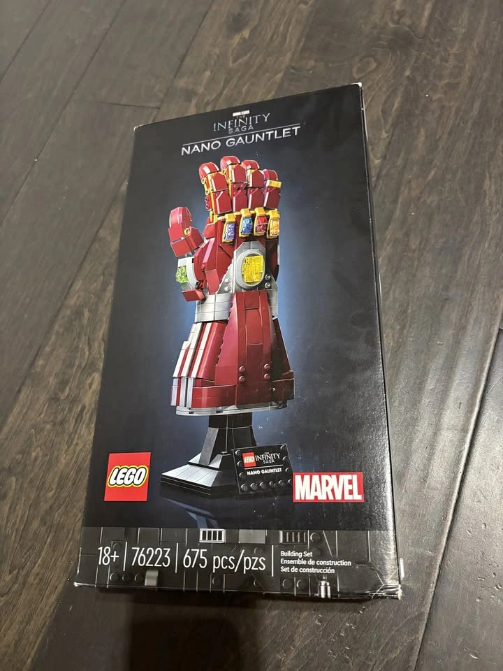LEGO Nano Gauntlet