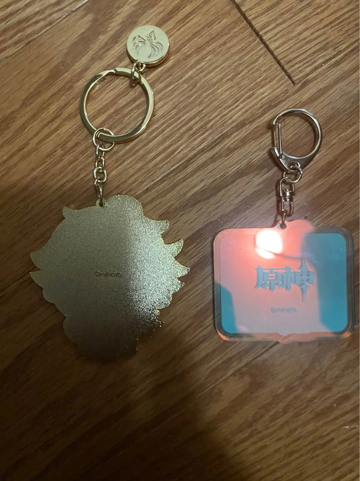 genshin kazuha official keychains - photo 2