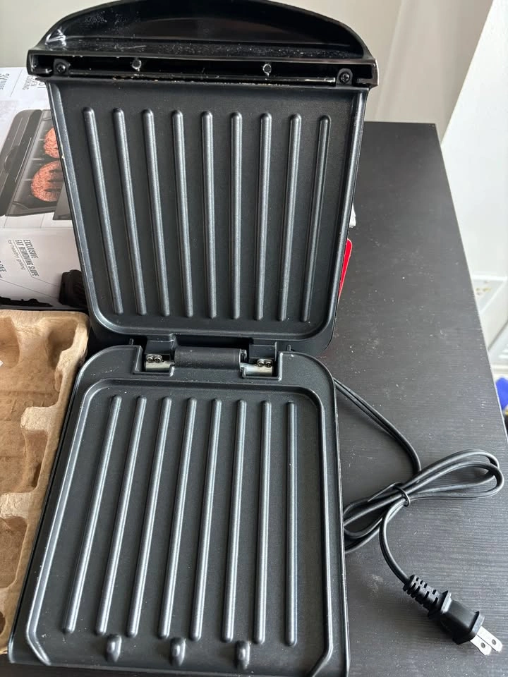 George Foreman 2-Serving Compact Indoor Grill & Panini Press - photo 2