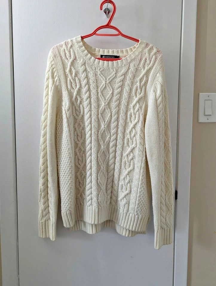 Hangten cable knit sweater, size M, off-white color